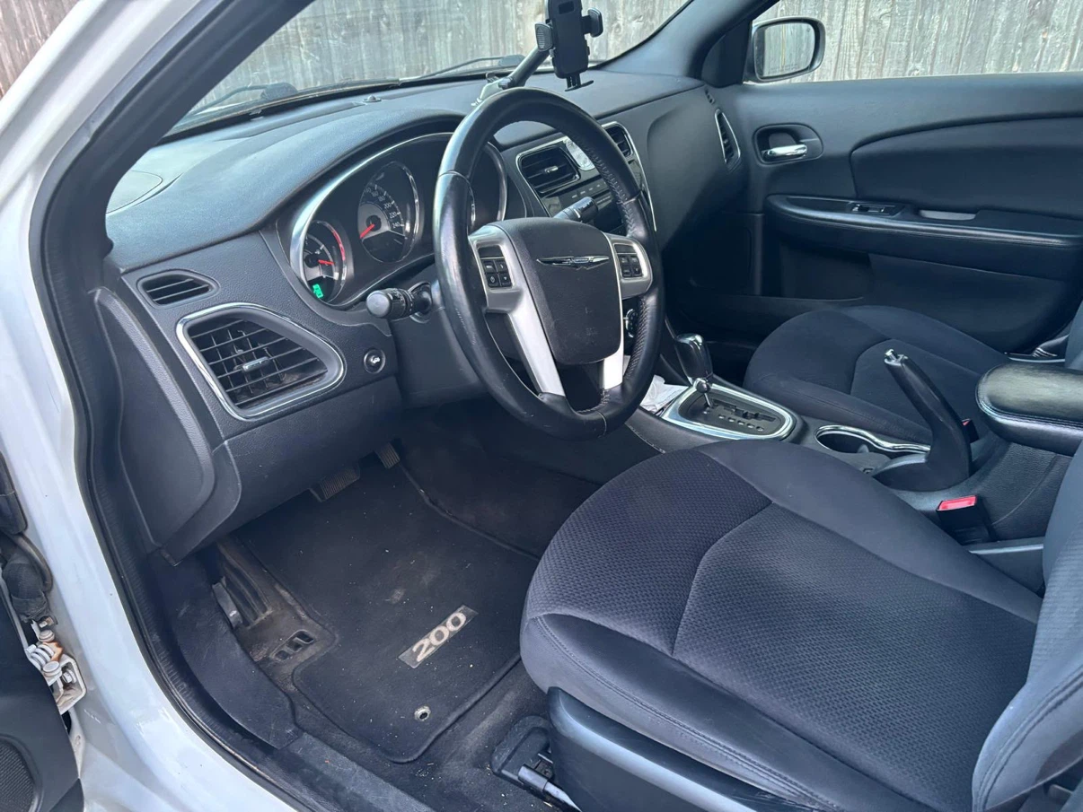 Chrysler 200 Sedan - photo 5