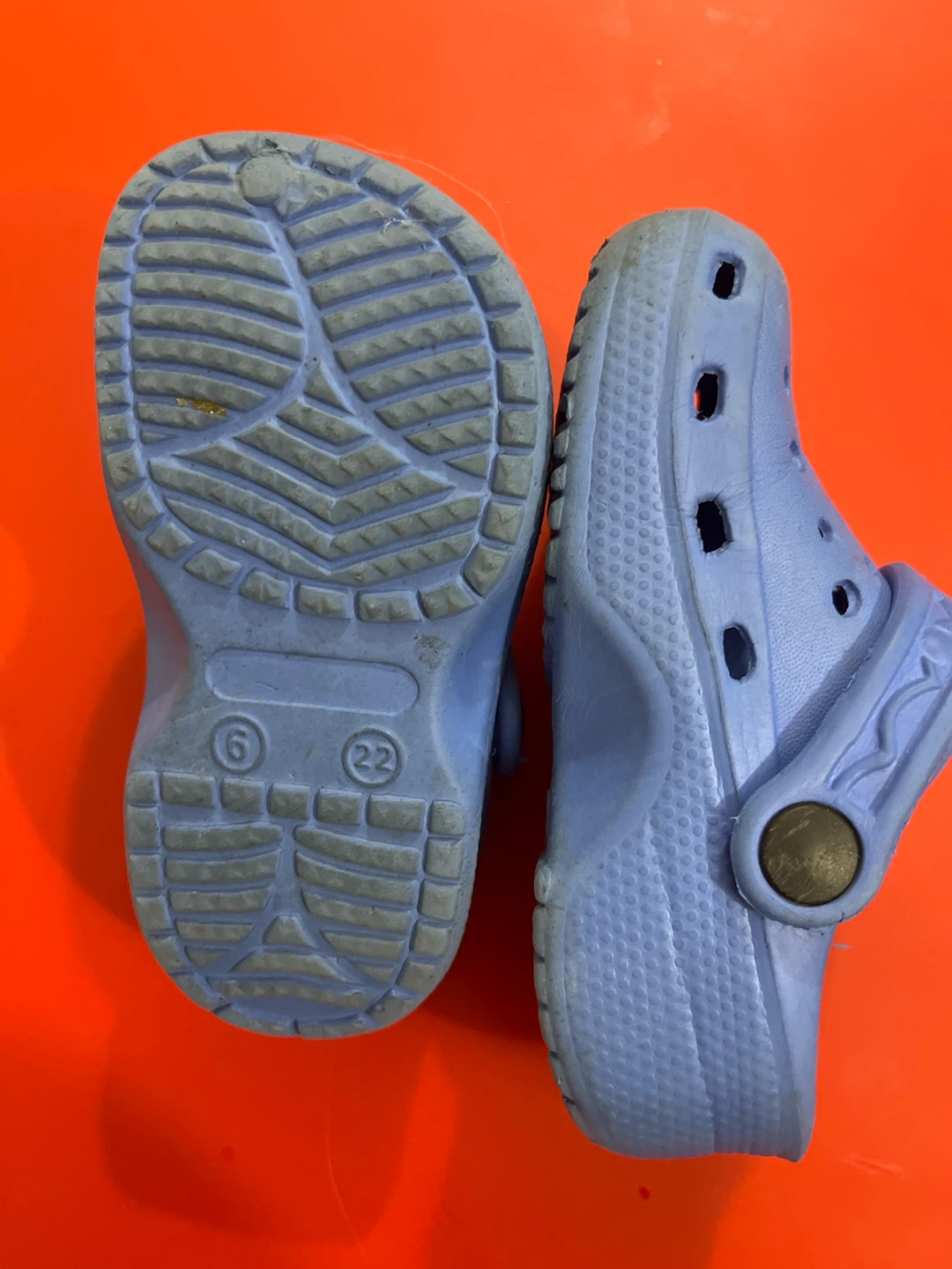Light blue foam clogs size 6 - photo 2