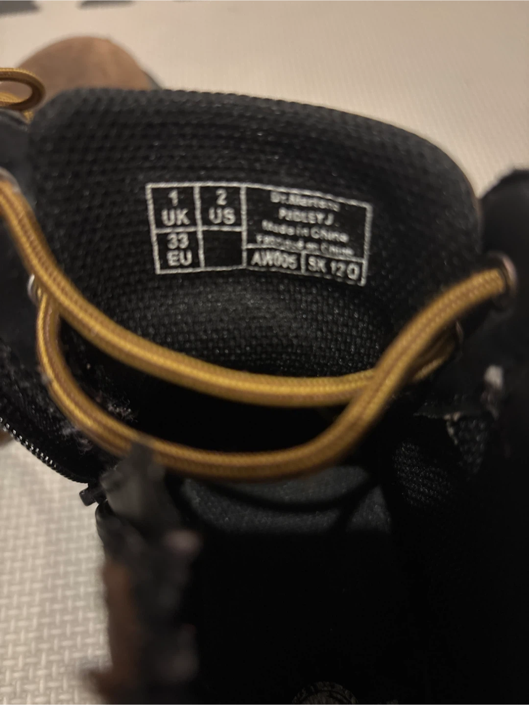 Dr. Martens Junior Boots Size 2 US - photo 3