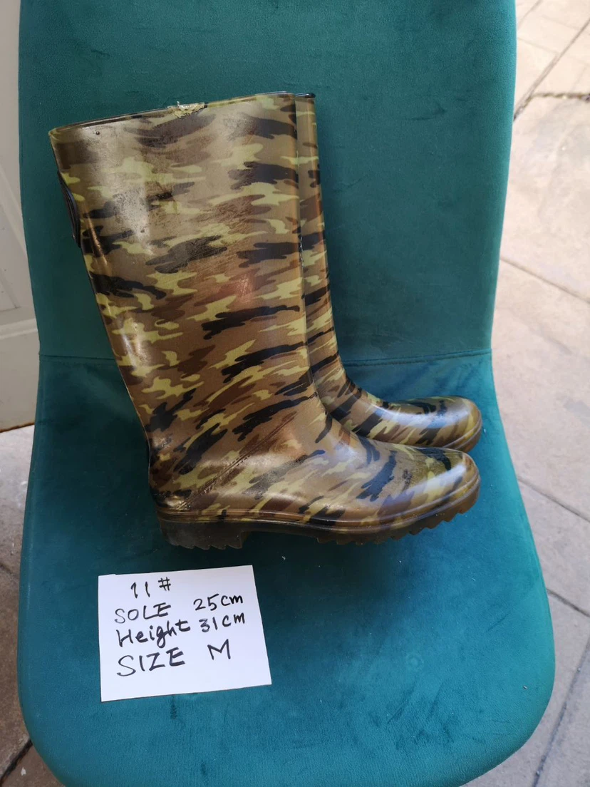 Stuart Weitzman Camouflage Rain Boots - photo 3