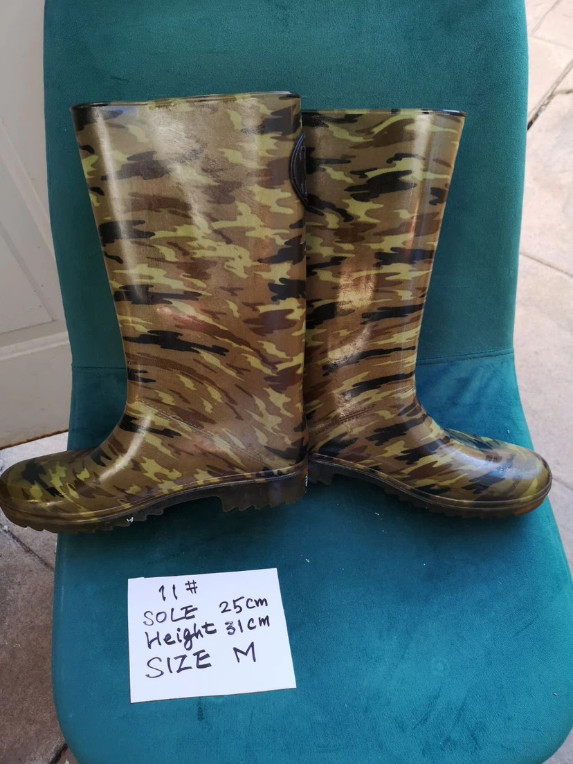 Stuart Weitzman Camouflage Rain Boots - photo 4