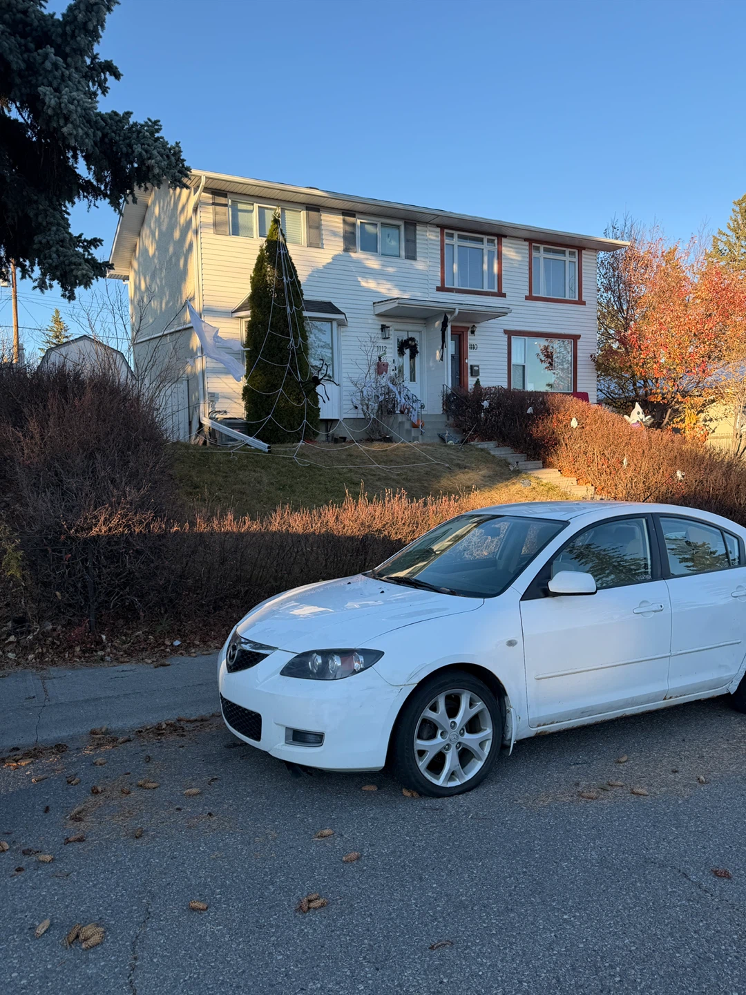White Mazda 3 Sedan - photo 3