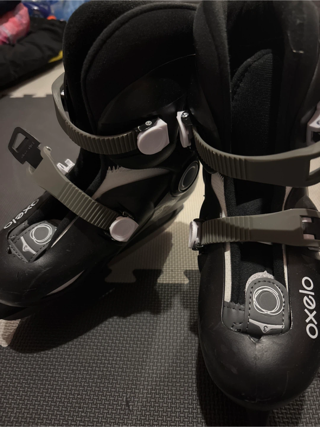 Decathlon Oxelo Kids Adjustable Ice Skates Size 32-34