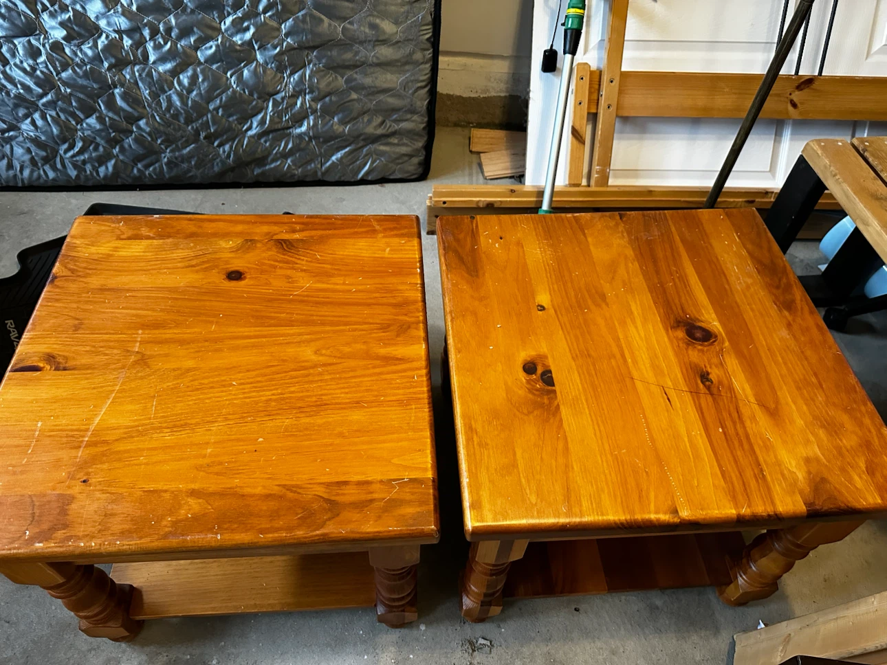 Pair of Wooden Side Tables - photo 3