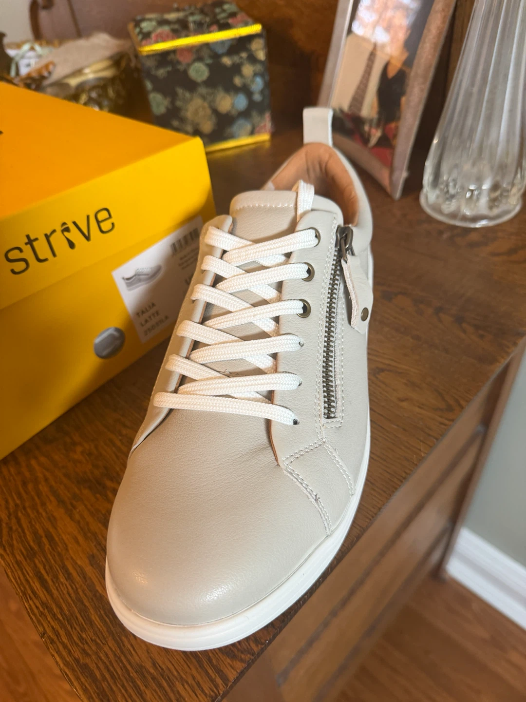 Women’s Strive Shoes Brand New - photo 3