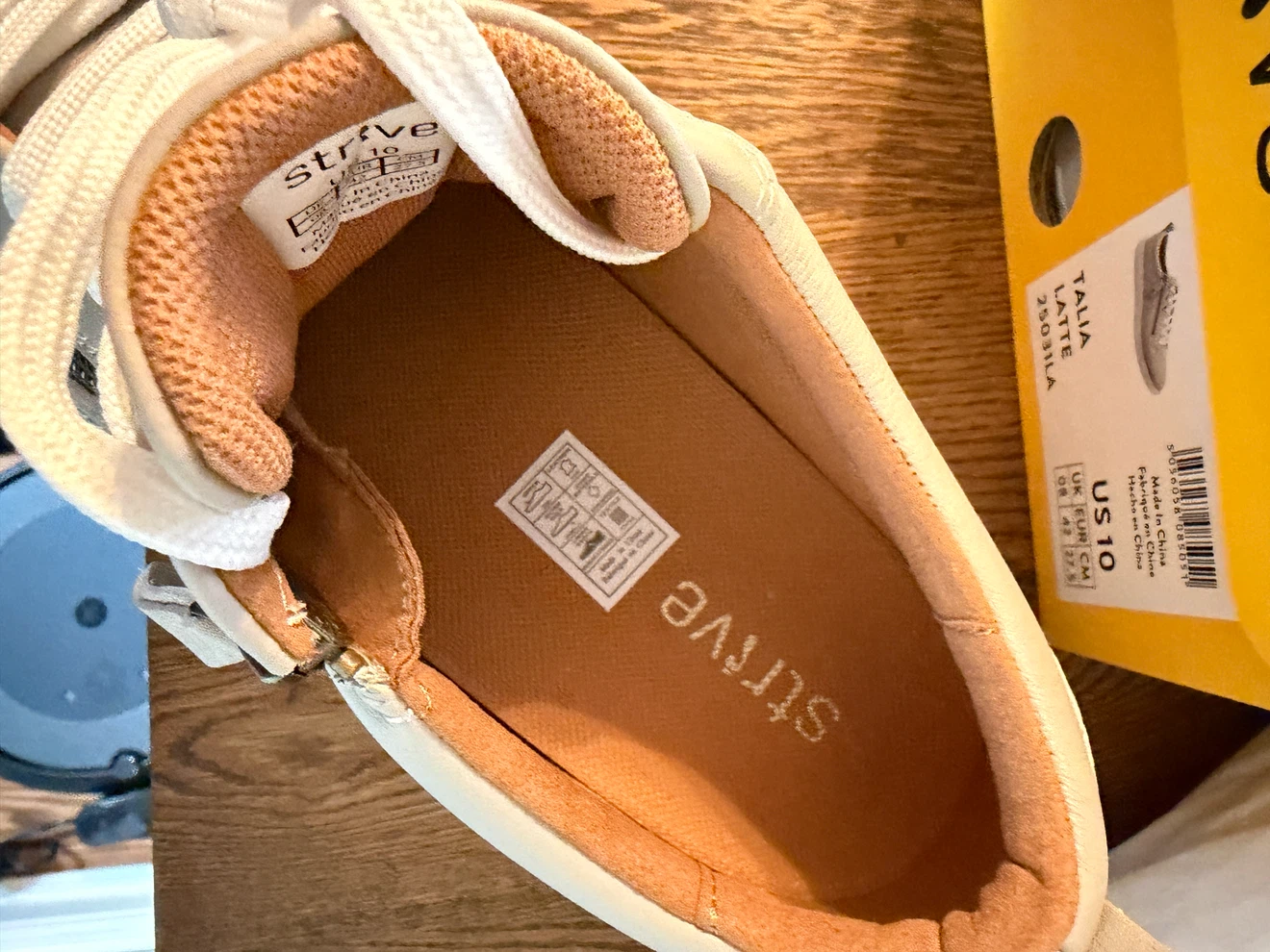 Women’s Strive Shoes Brand New - photo 4