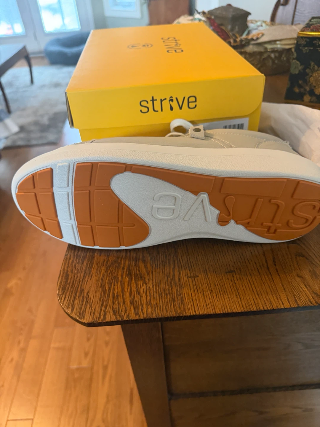 Women’s Strive Shoes Brand New - photo 5