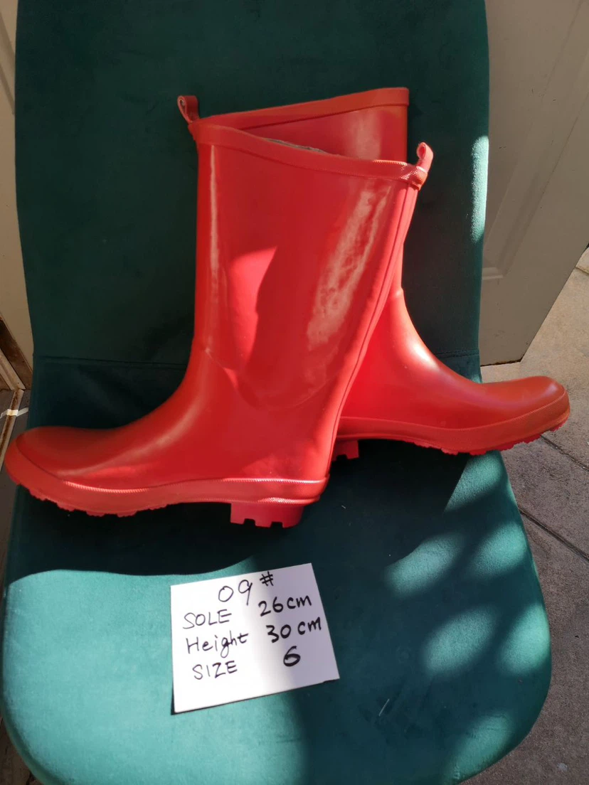Red Rubber Rain Boots Size 6 - photo 3