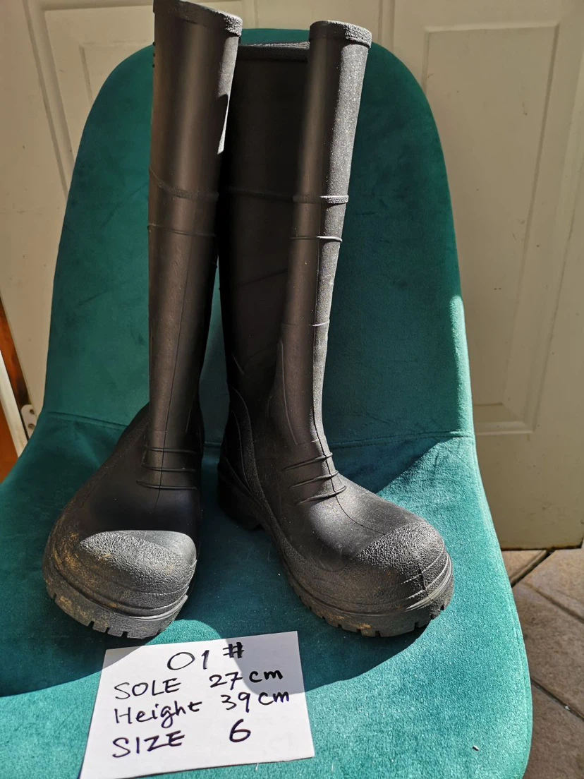 Black Rubber Rain Boots Size 6 - photo 2