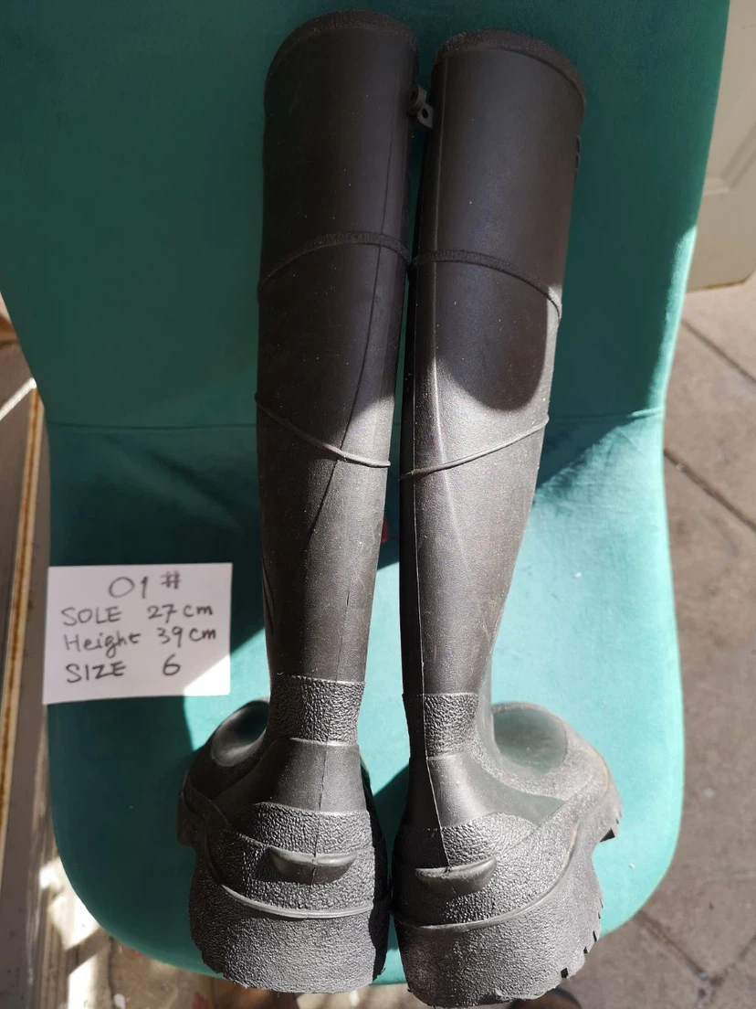 Black Rubber Rain Boots Size 6 - photo 4