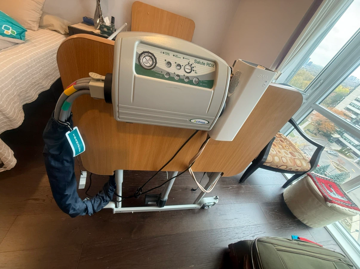 Prius Salute RDX Electric Hospital Bed