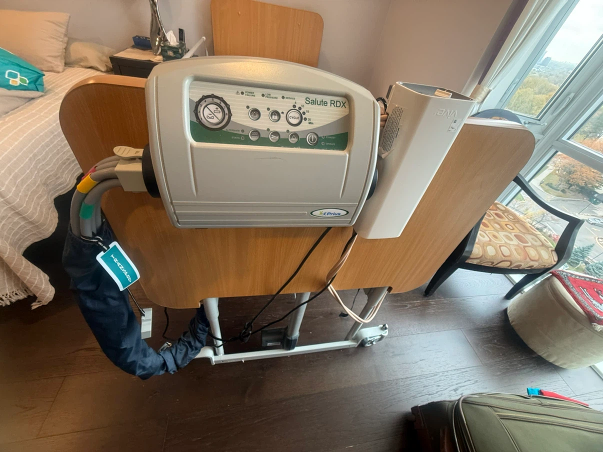 Prius Salute RDX Electric Hospital Bed - photo 2