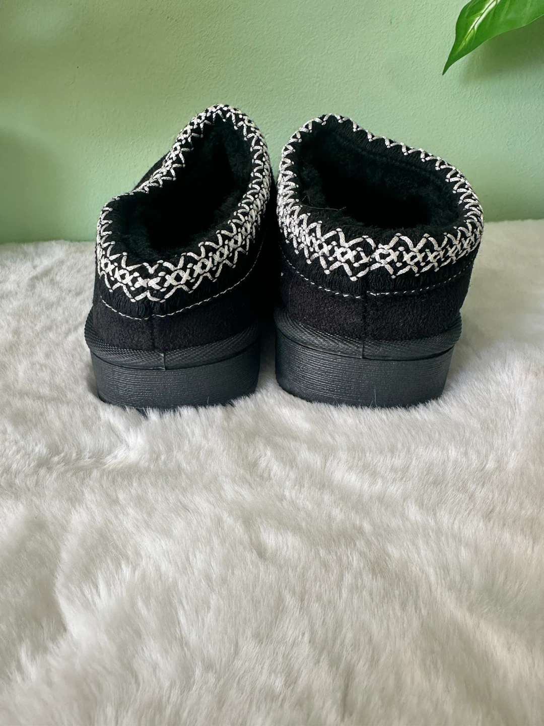 Black Suede Slippers with Embroidered Detail - photo 4