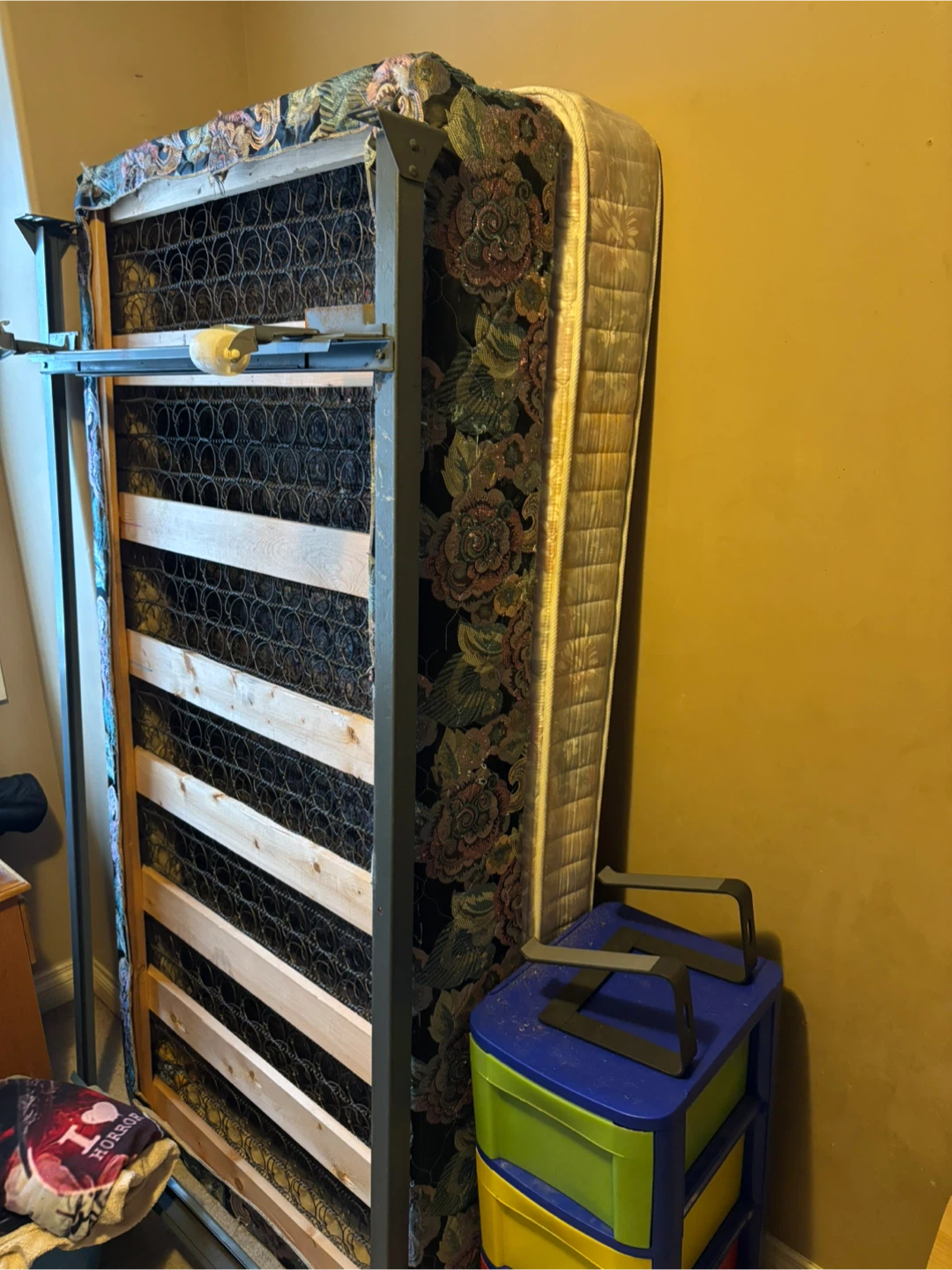 Moving out, selling furniture - photo 3