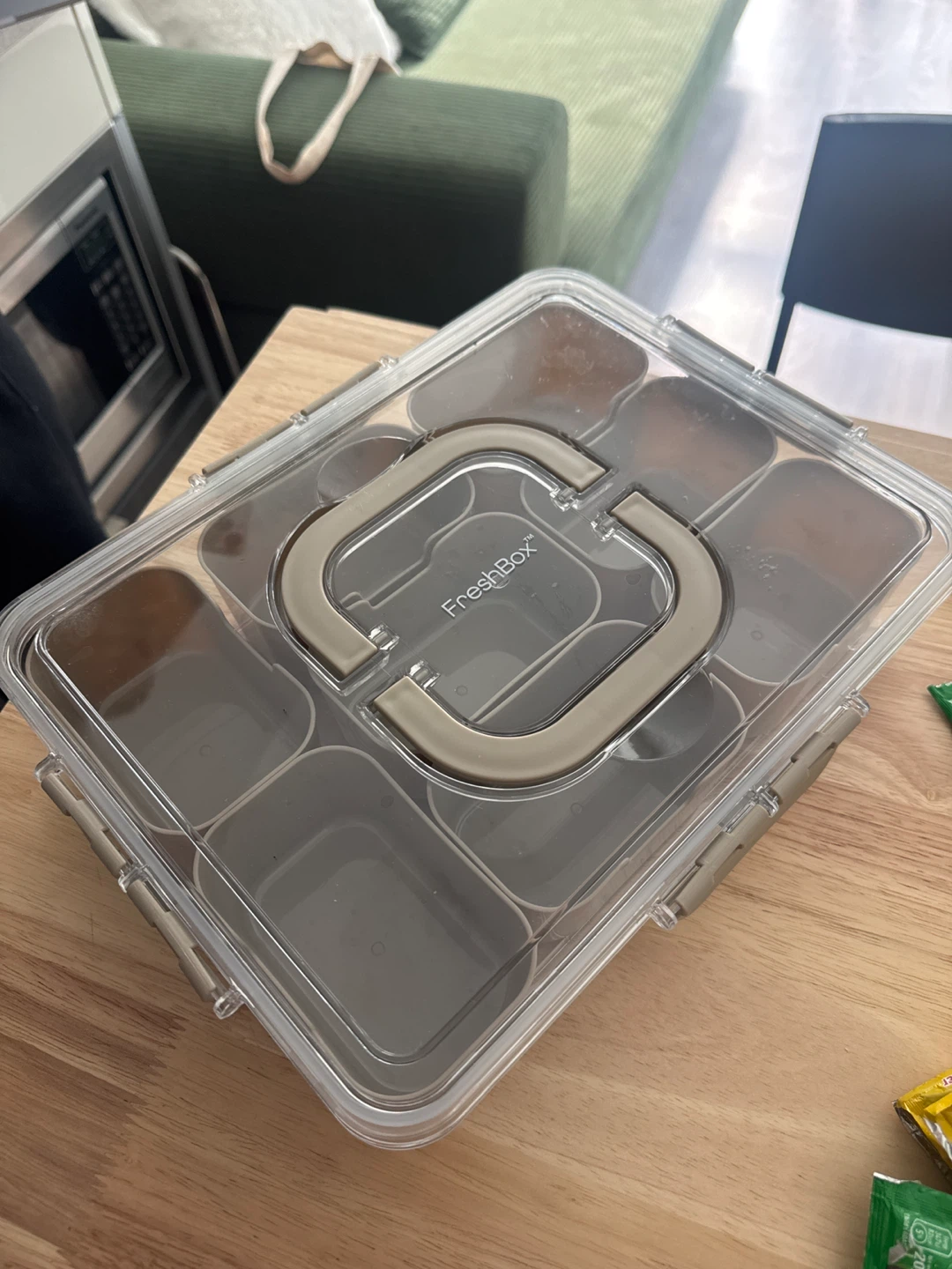 Storage Container with 8 Compartments