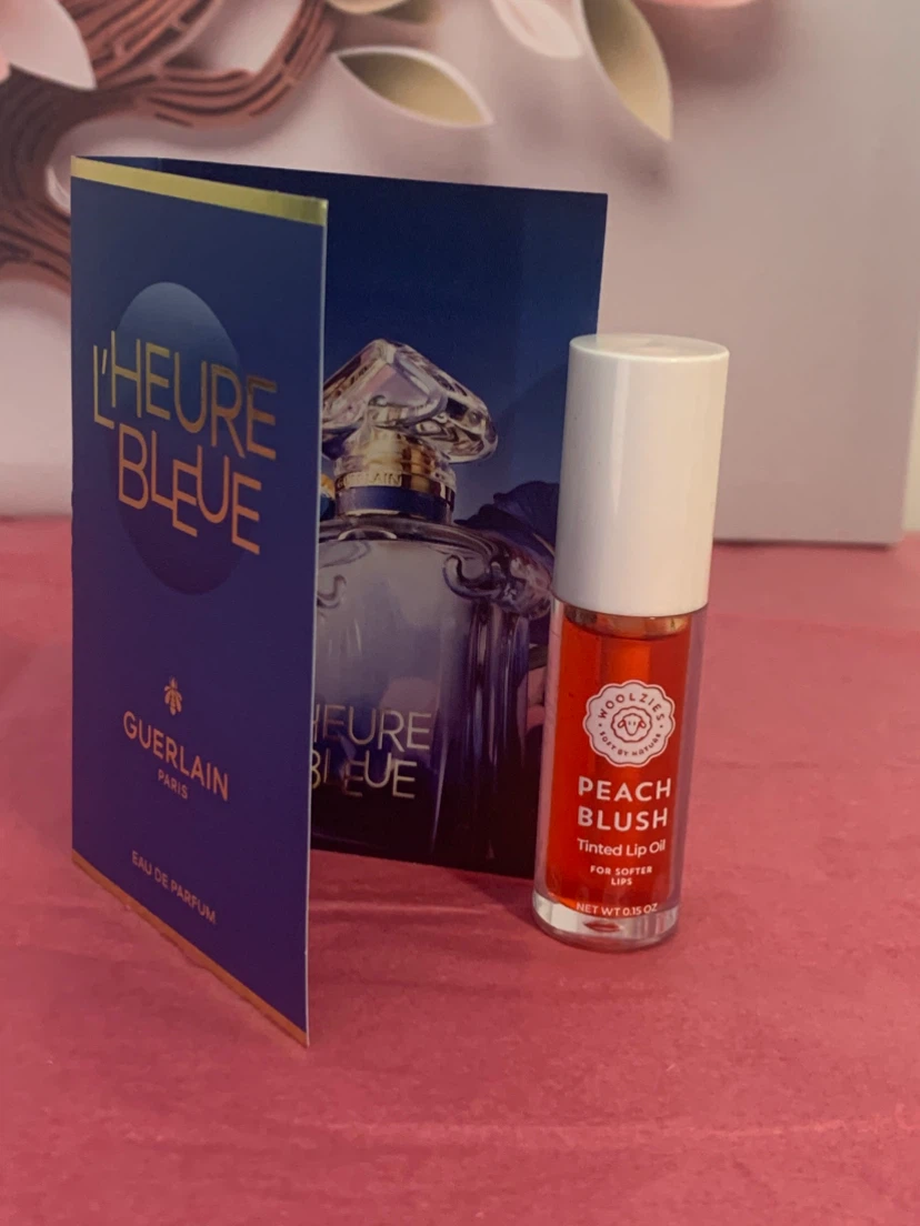 FREE Perfume sample & Lip Oil tint