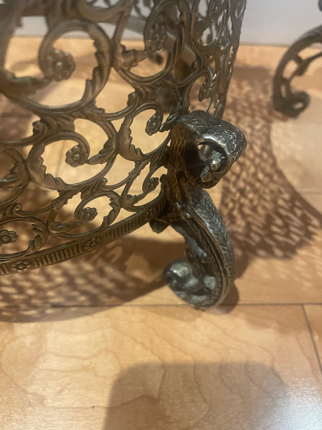 Pair of ornate metal waste baskets - photo 5