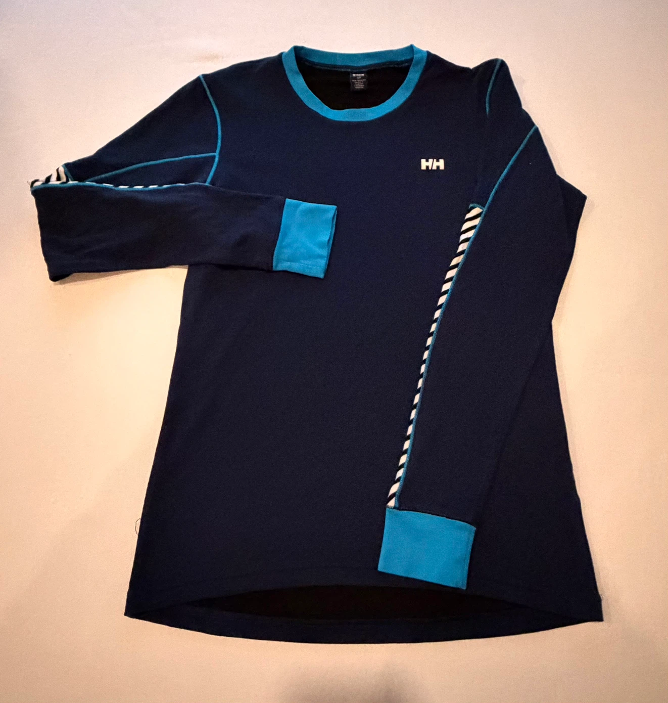 2X Chandail Helly Hansen bleu marin