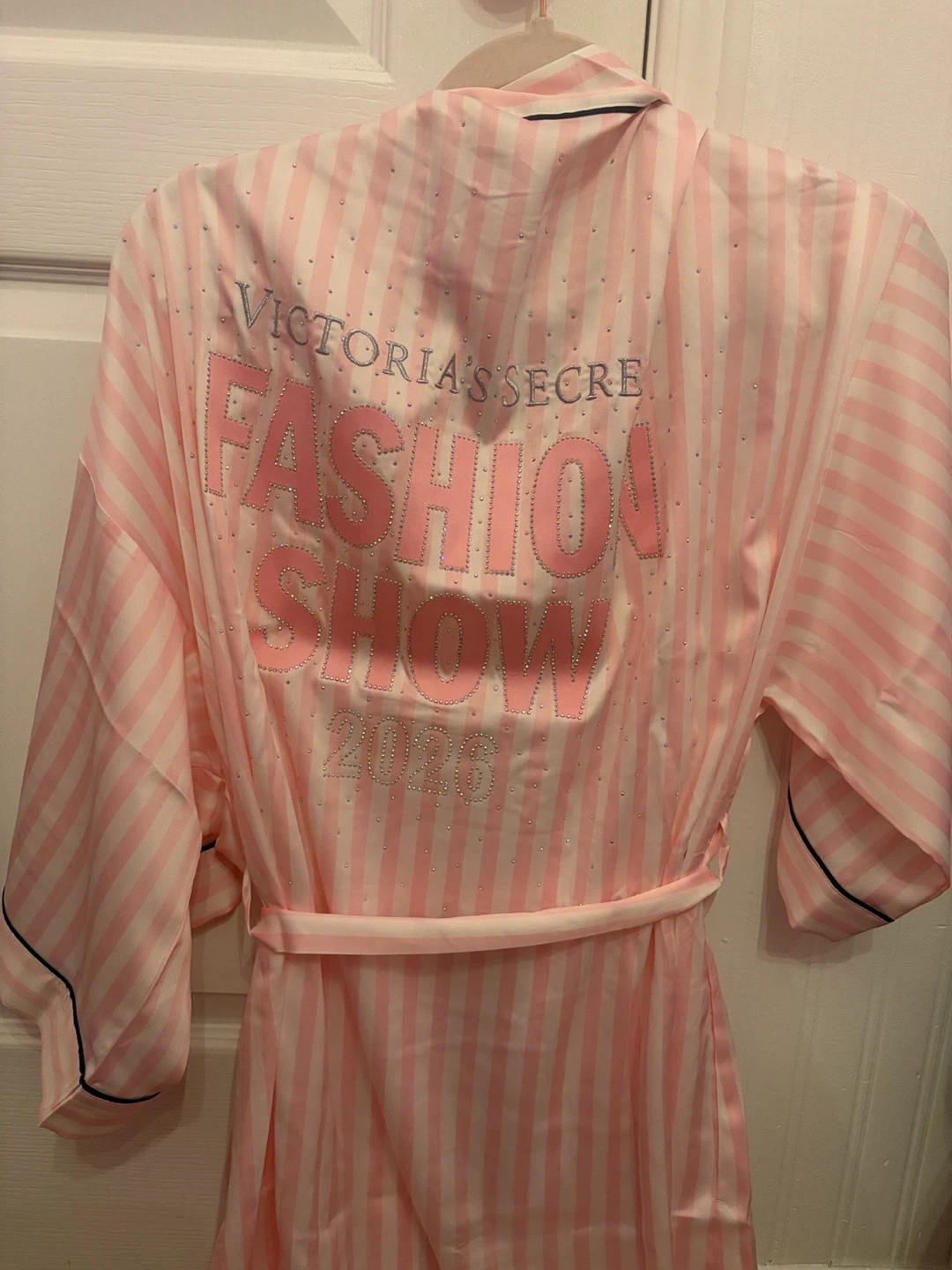 Victoria's Secret Fashion Show 2024 Robe - photo 4