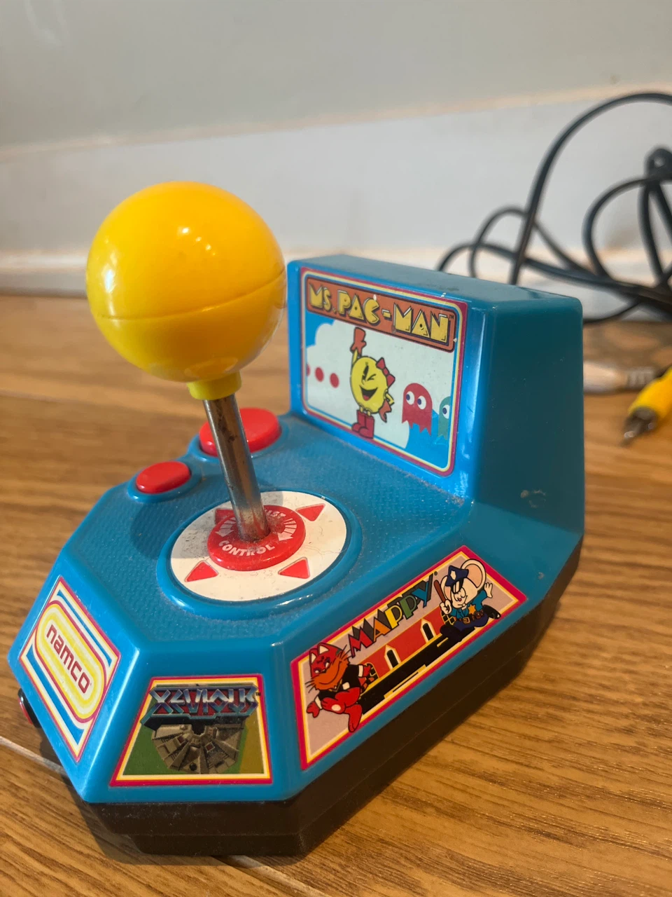 Namco Ms. Pac-Man Plug and Play Controller - photo 3