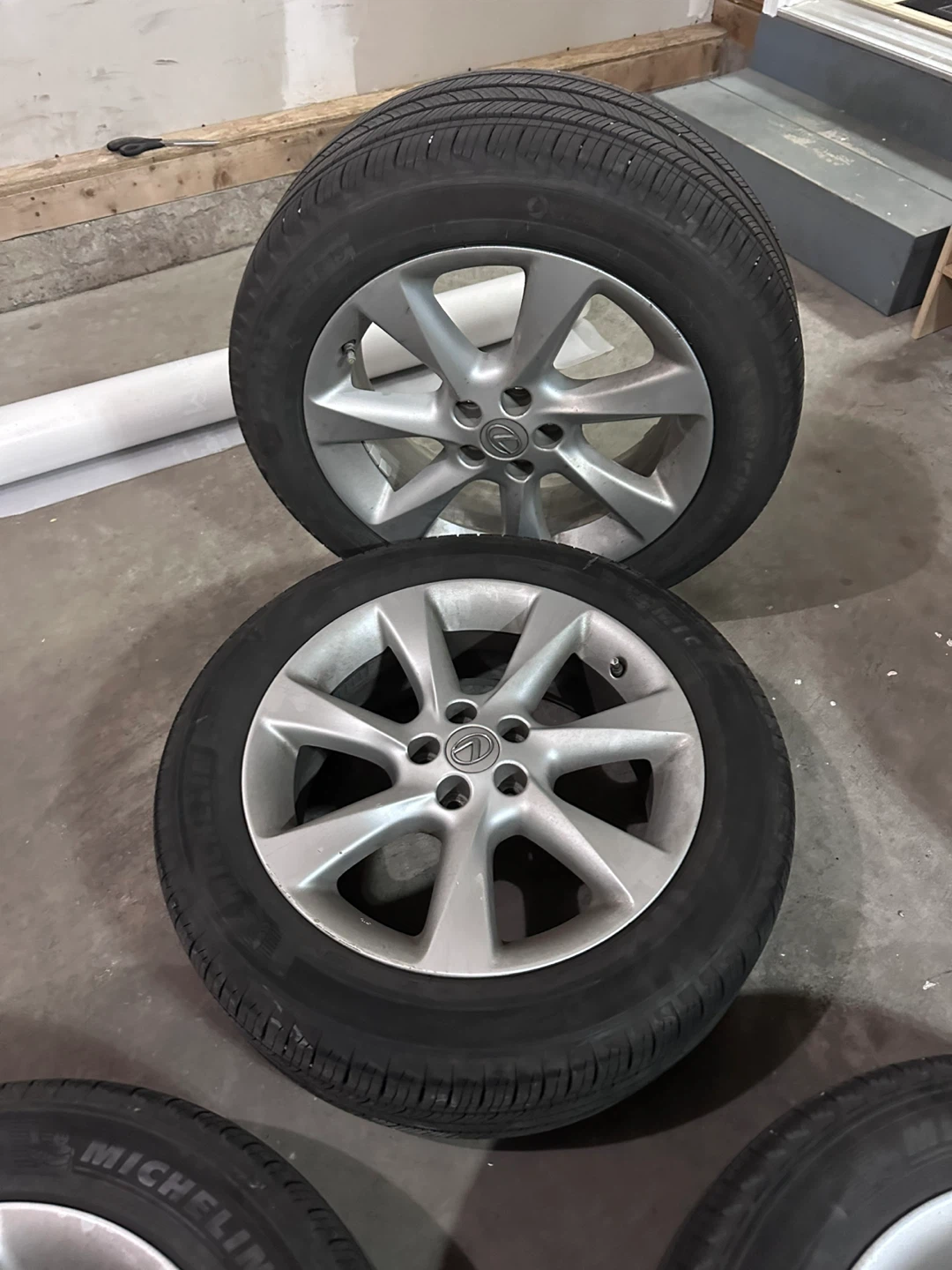 Set of 4 Michelin Lexus 19-inch Wheels and Tires - photo 2