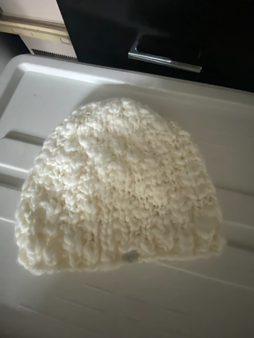 Eddie Bauer cream knit beanie