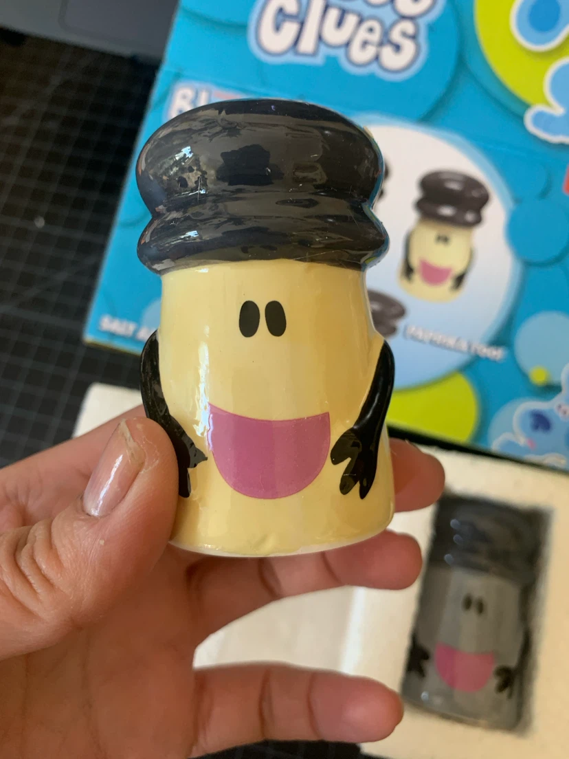 Nickelodeon Blue's Clues Salt and Pepper Shaker Set - photo 3