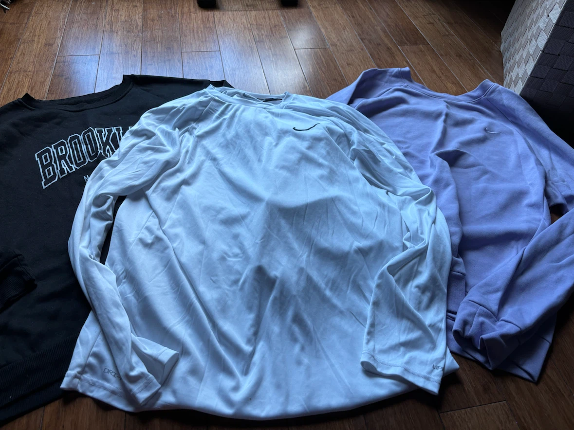 Set of Three Sweatshirts and Long Sleeves