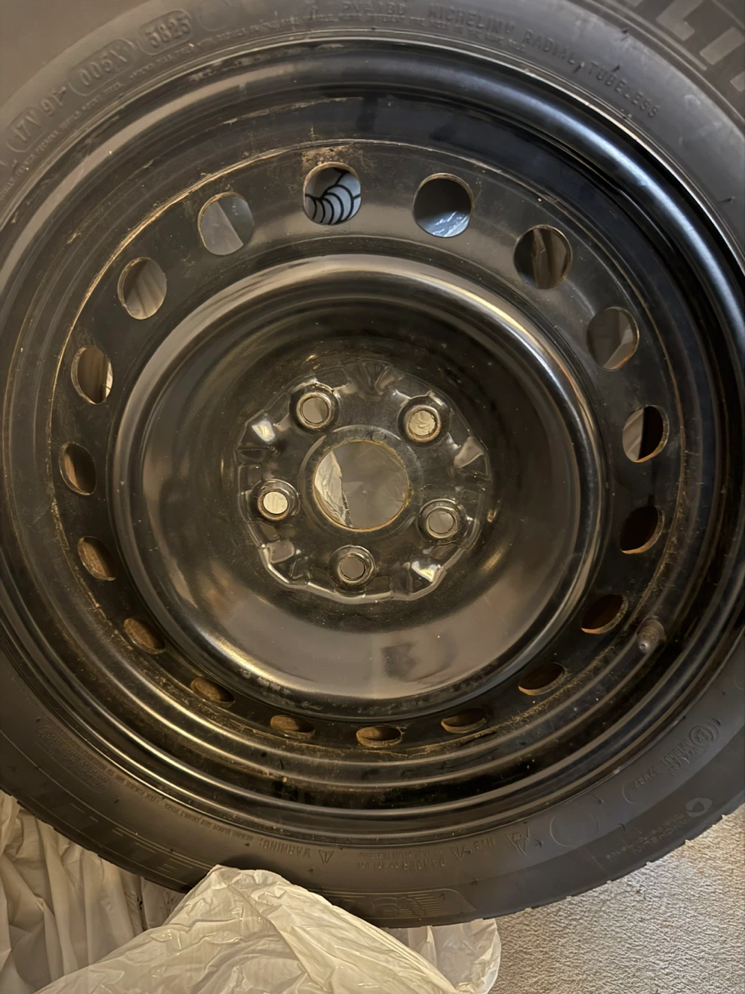 Michelin X-Ice Snow Tires (4) with Steel Rim 195/60 R 17