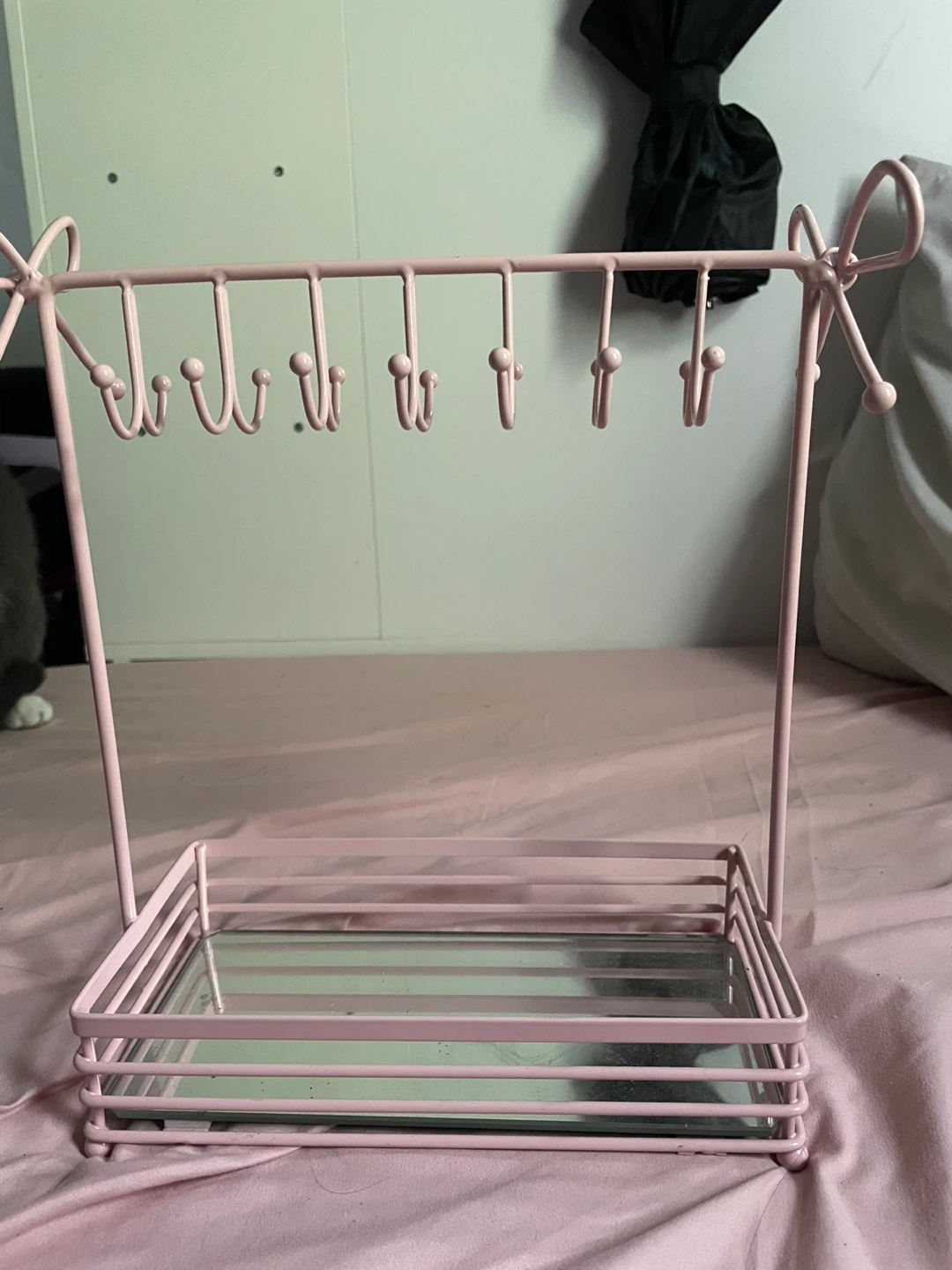 Pink Metal Jewelry Organizer