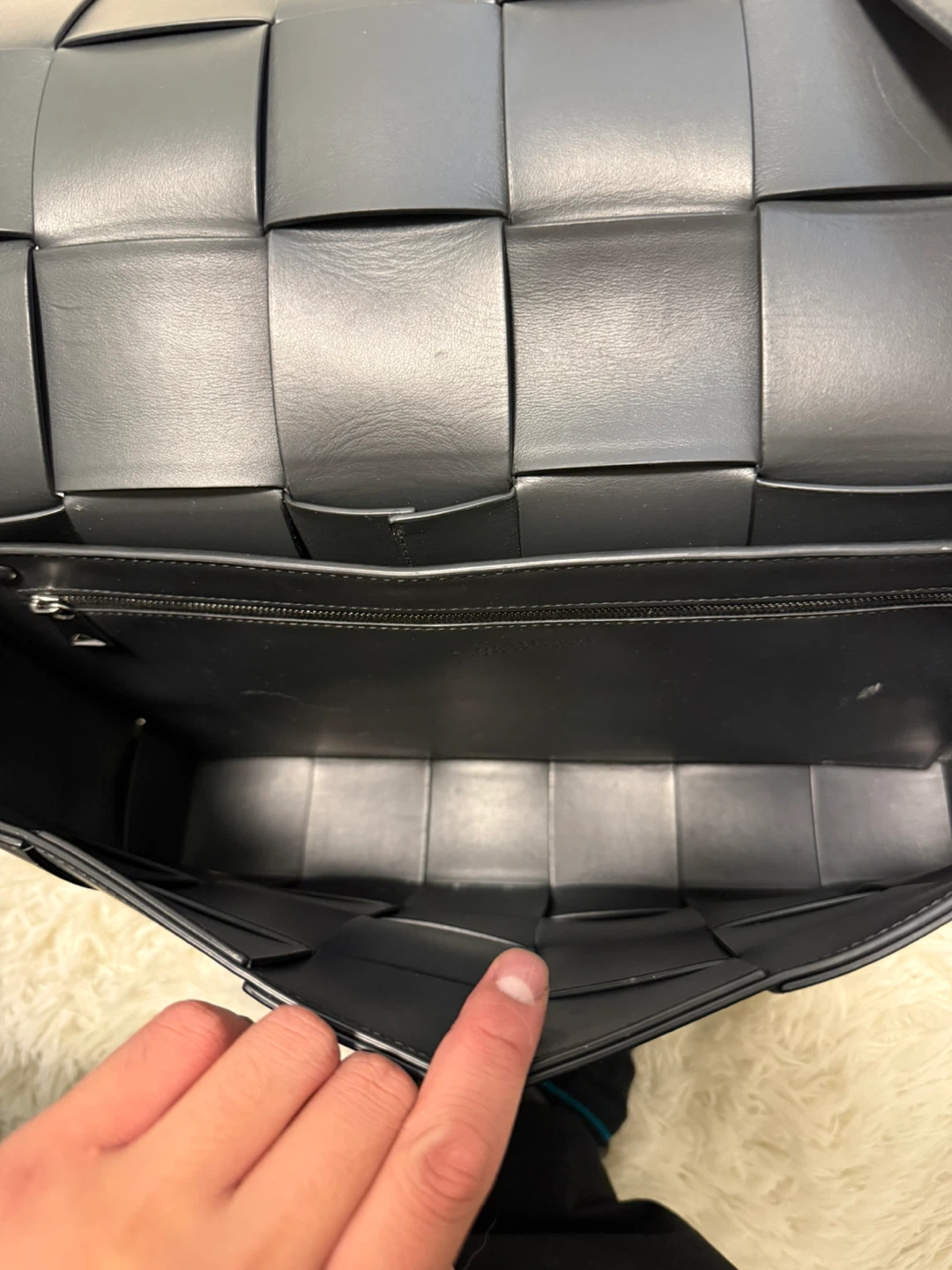 Bottega Veneta Cassette Messenger Bag - photo 4