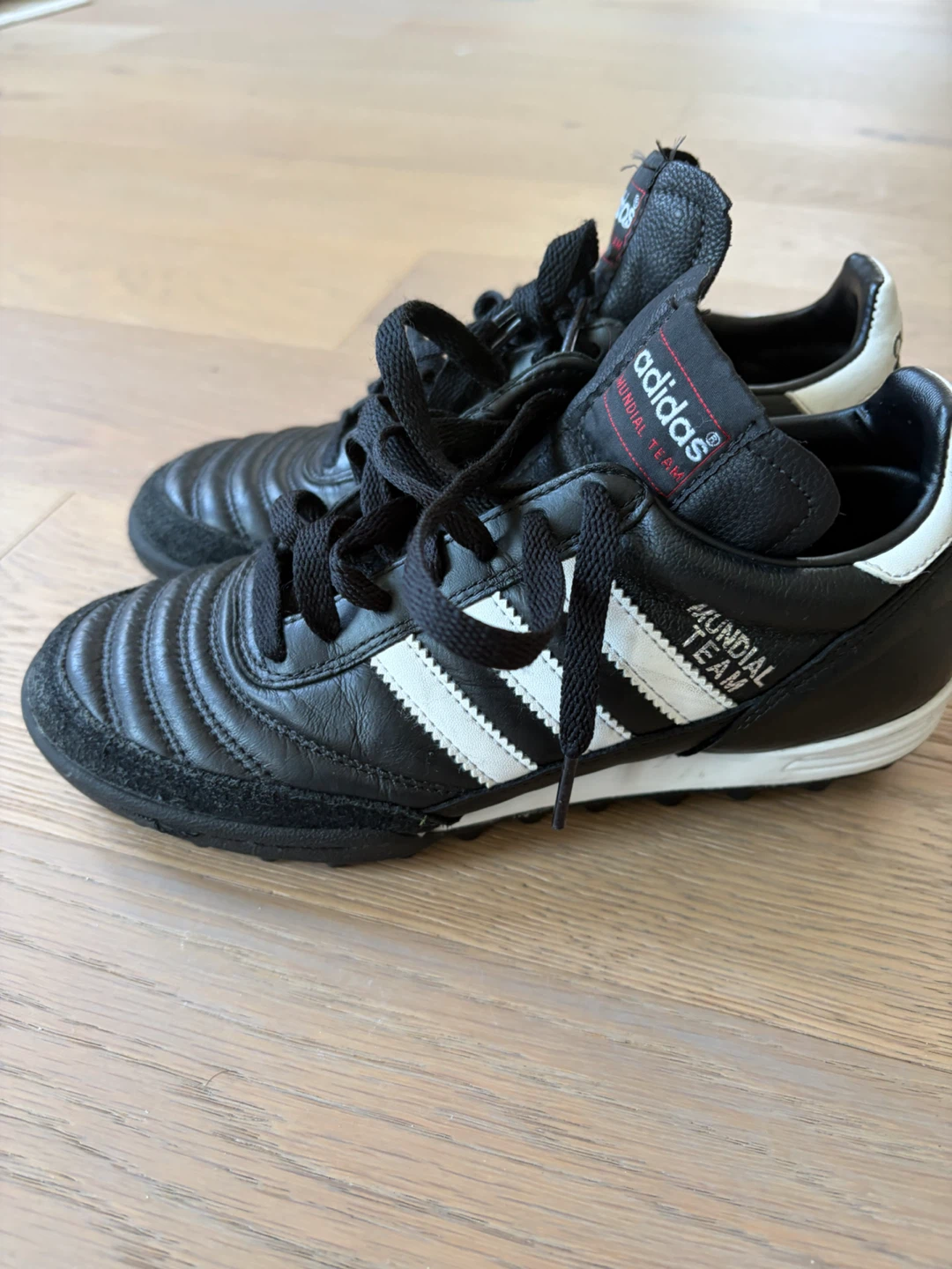 Adidas Mundial Team Soccer Shoes