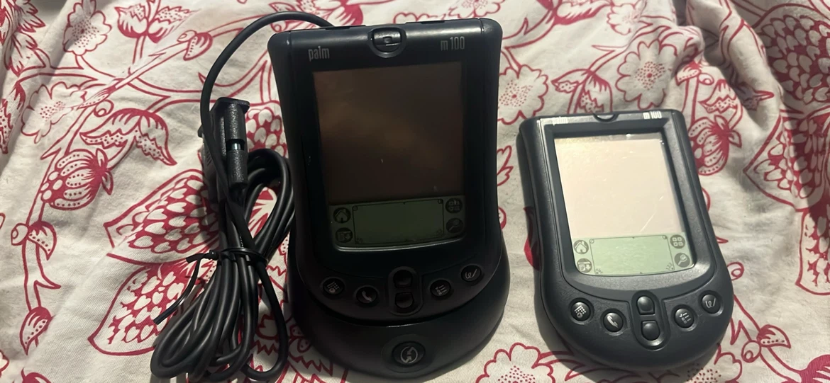Two Palm m100 PDAs with Charging Cradle - photo 2