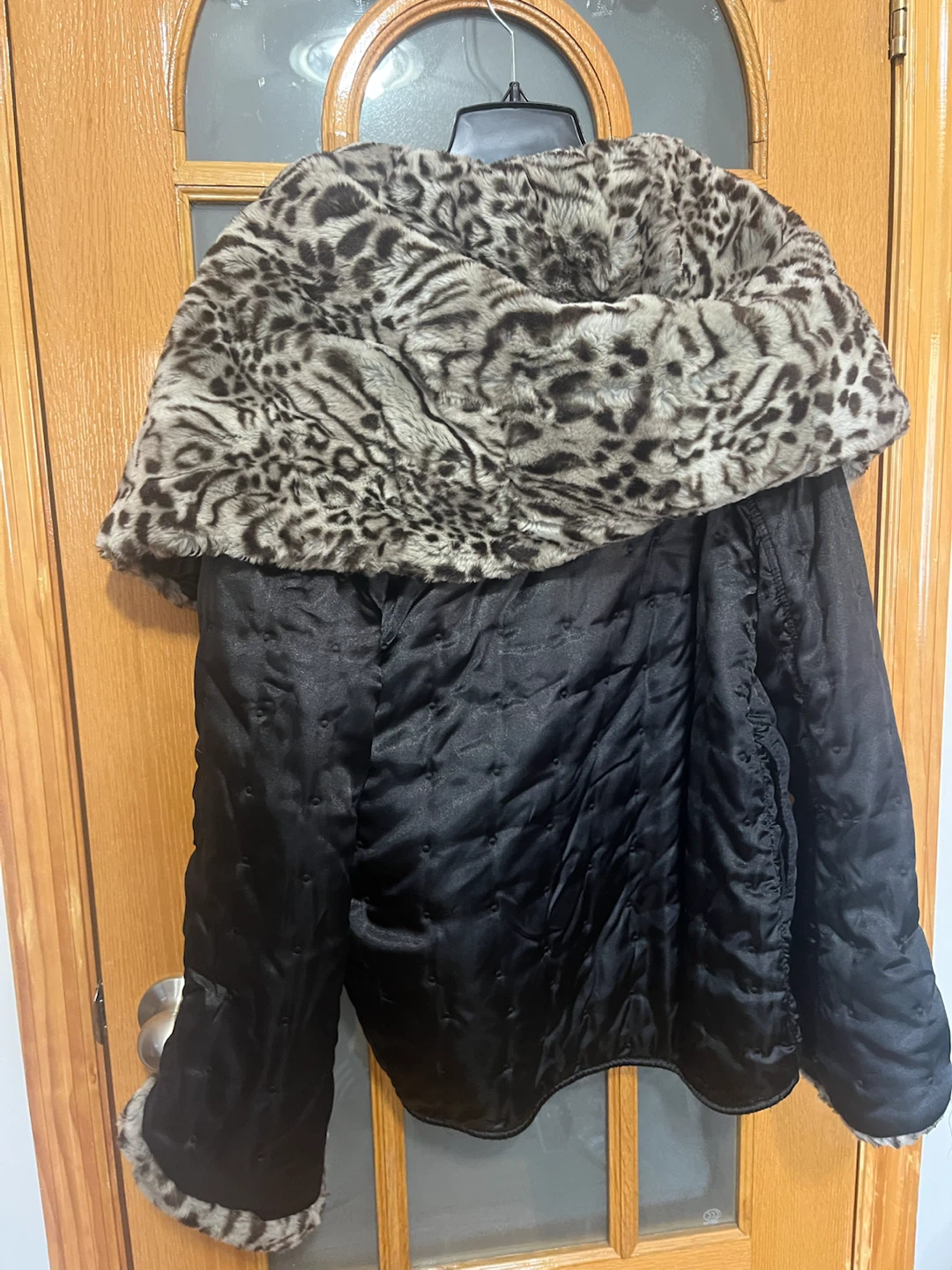 Black Quilted Jacket with Leopard Faux Fur Collar - photo 2