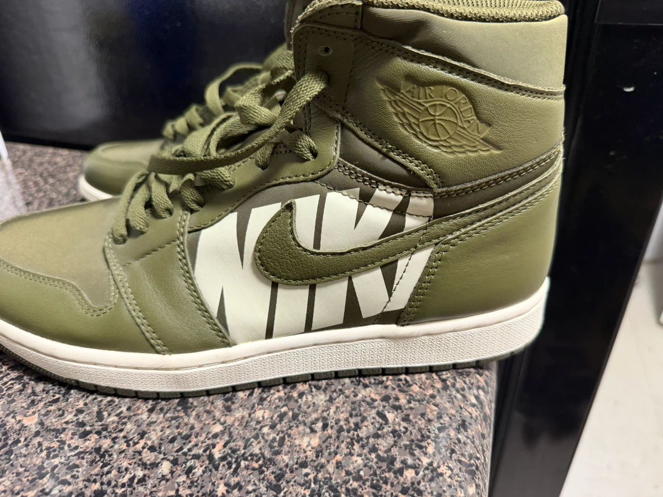 Nike Air Jordan 1 High Olive Green - photo 2
