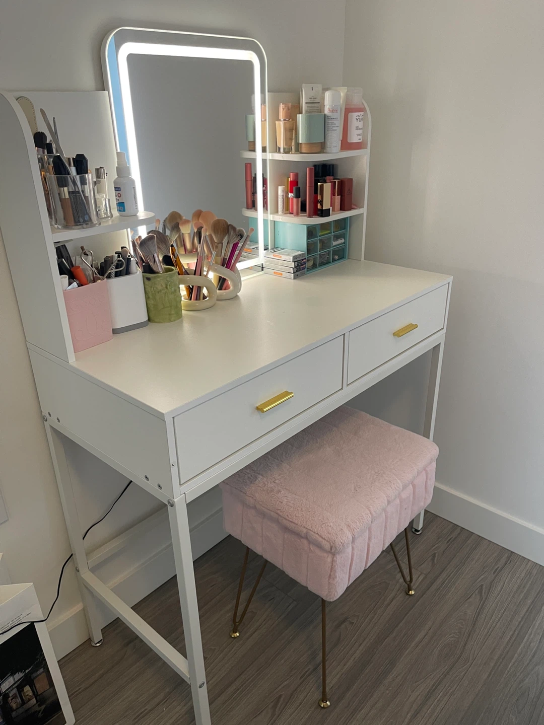 White vanity table with LED mirror - photo 3