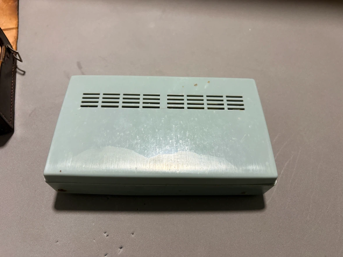 Vintage RCA Victor Transistor Radio - photo 4