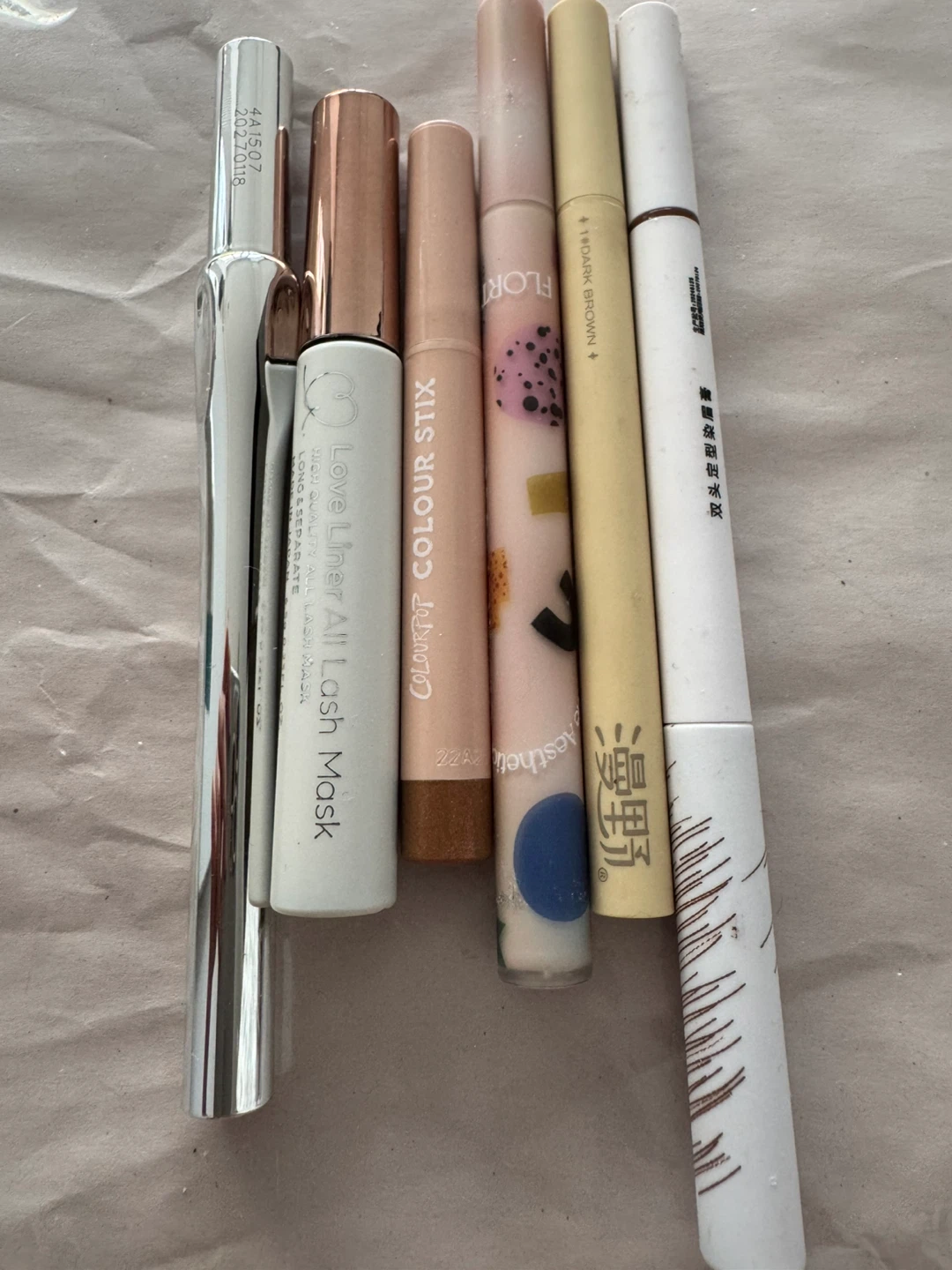 Assorted Eyeliner and eyelash Makeup Set