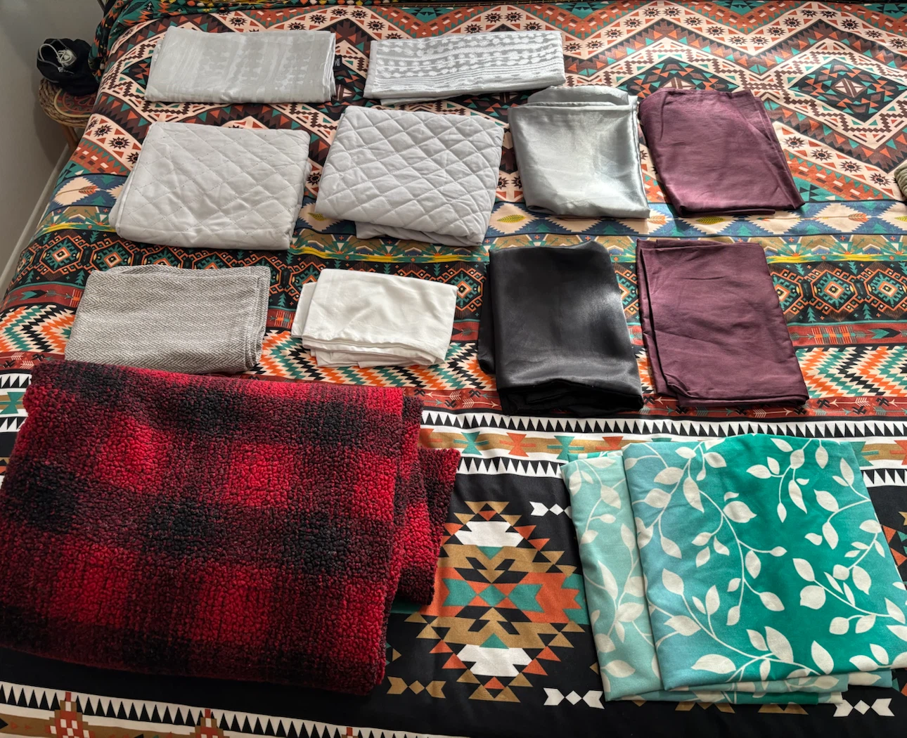 Assorted Home Textiles and Mats Collection - photo 2