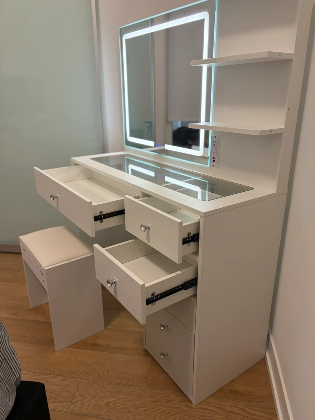 White Vanity Desk with Lighted Mirror and Stool - photo 3