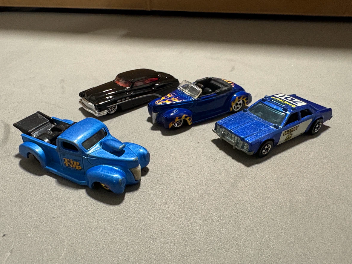 Set of 10 Hot Wheels Cars & Trucks - photo 2