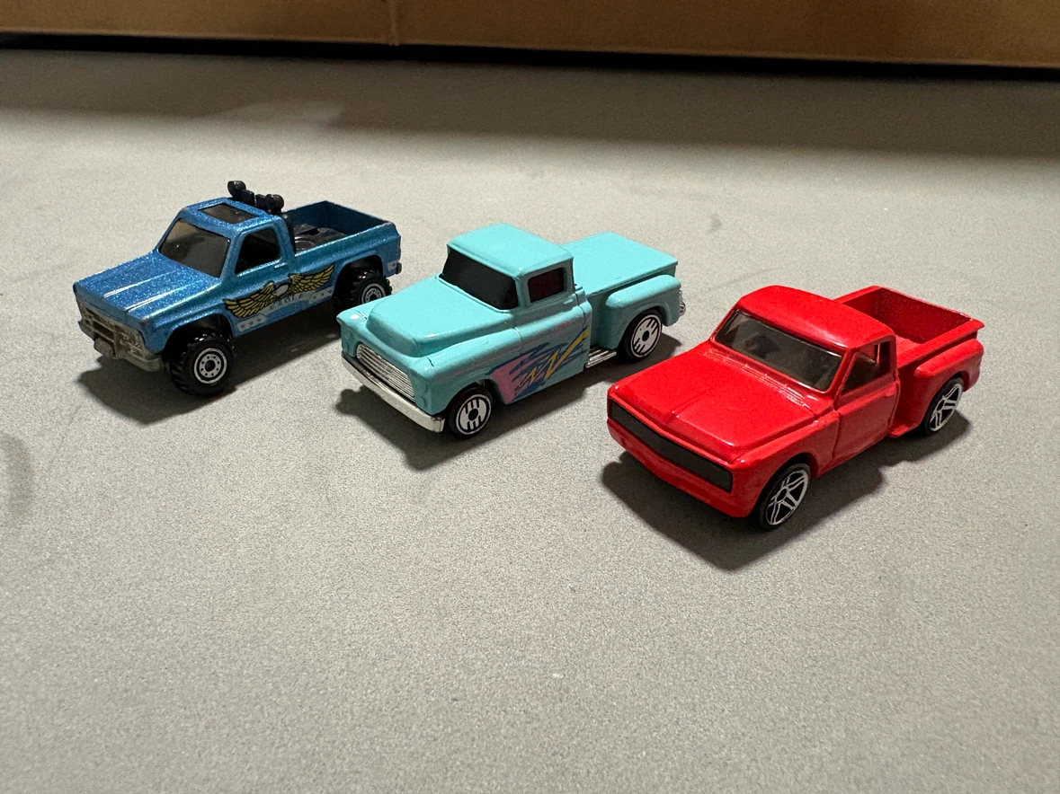 Set of 10 Hot Wheels Cars & Trucks - photo 3