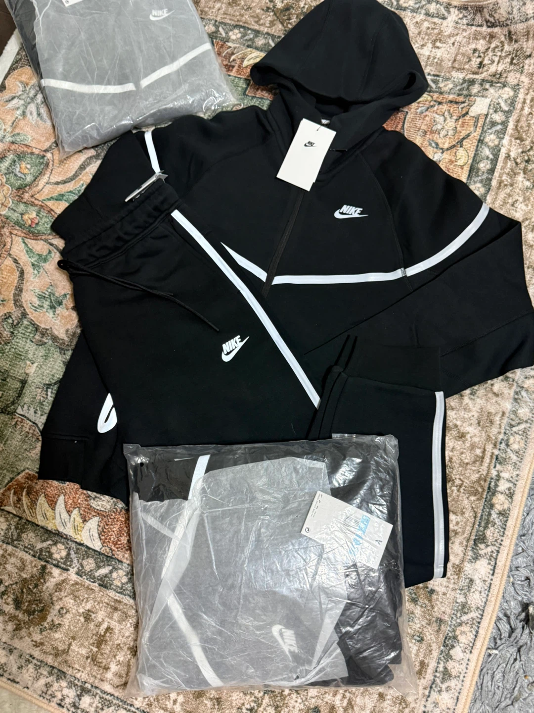 Reflective Nike Tech Fleece Tracksuit Set - photo 2