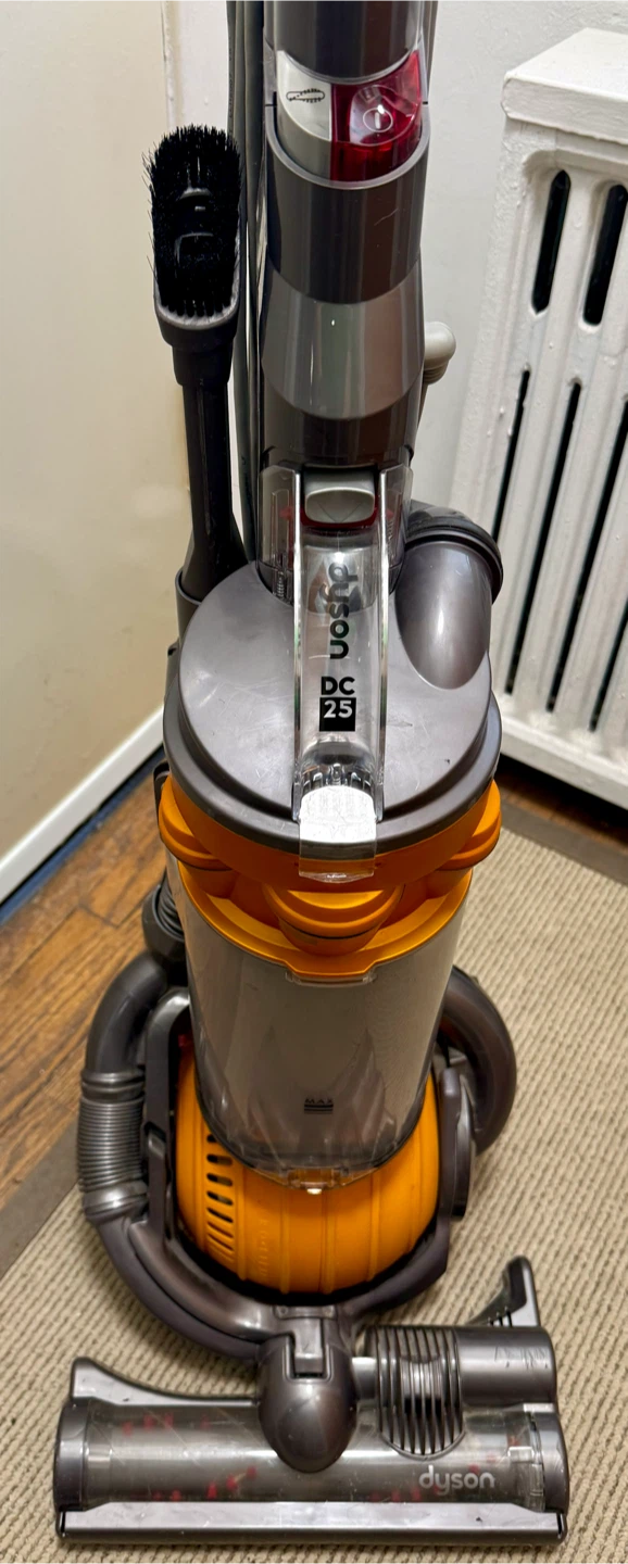 Dyson DC25 Upright Vacuum - photo 2