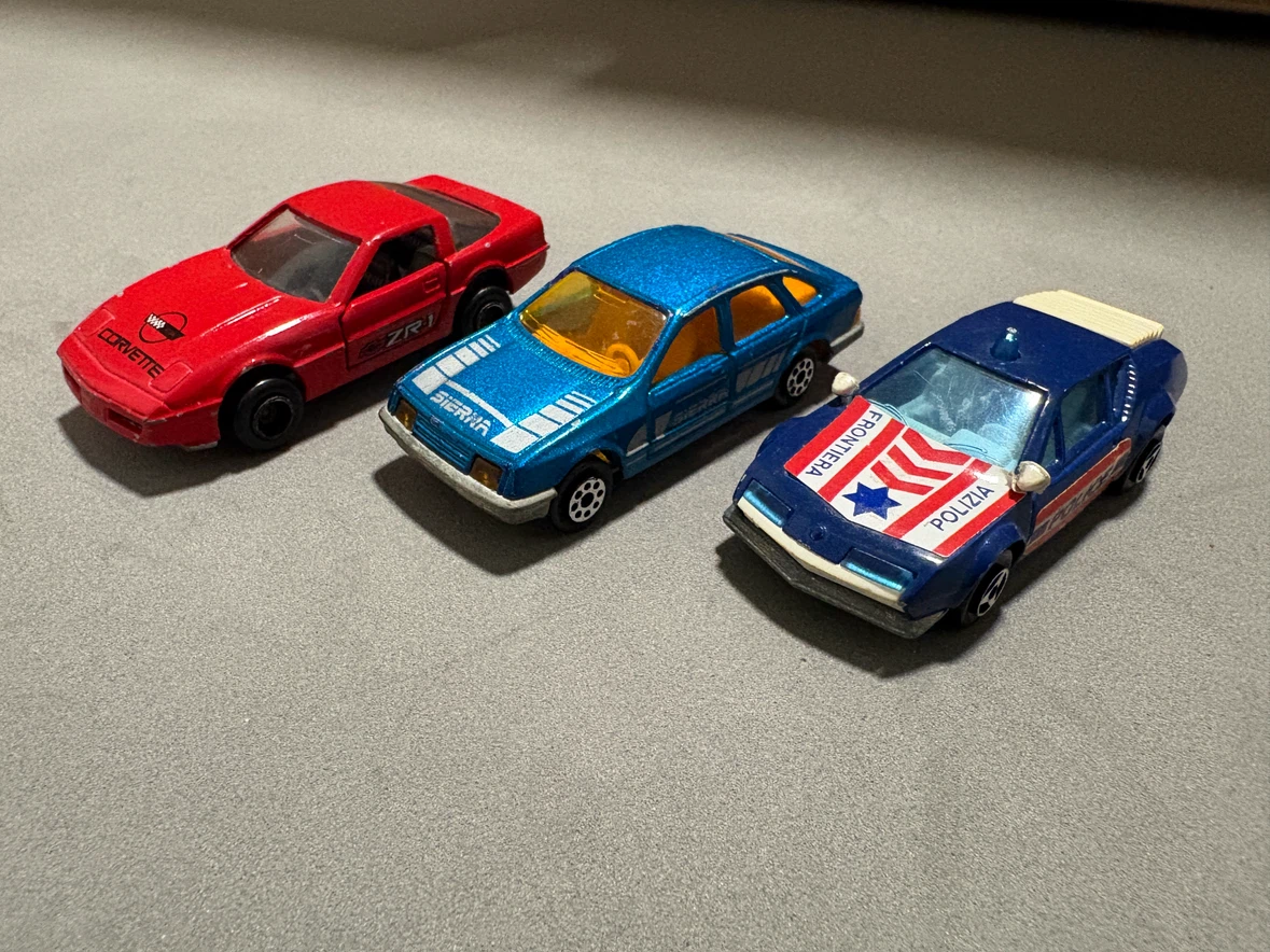 Collection of 13 Vintage Majorette Cars & Trucks - photo 5