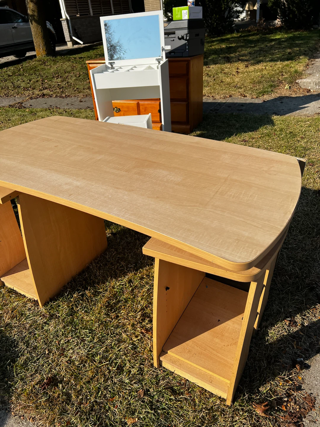 Furniture - Desks, chairs, hutch - photo 4