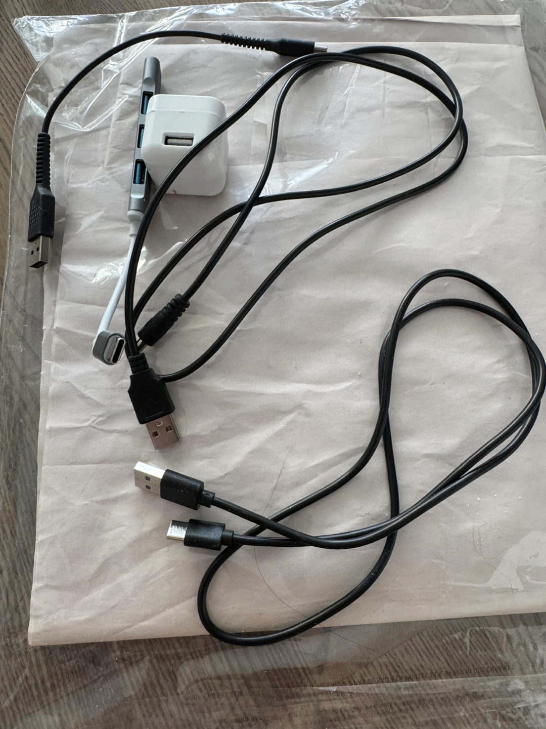 bundle USB Hub, Power Adapter and Charging Cables Set - photo 3
