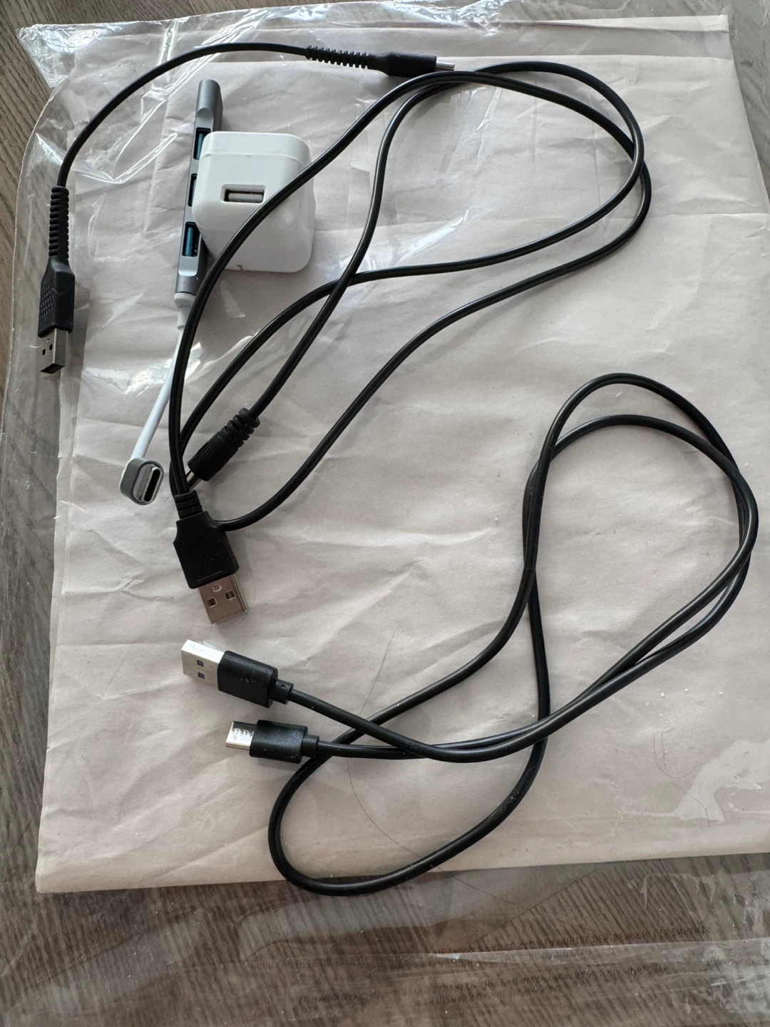 bundle USB Hub, Power Adapter and Charging Cables Set - photo 4