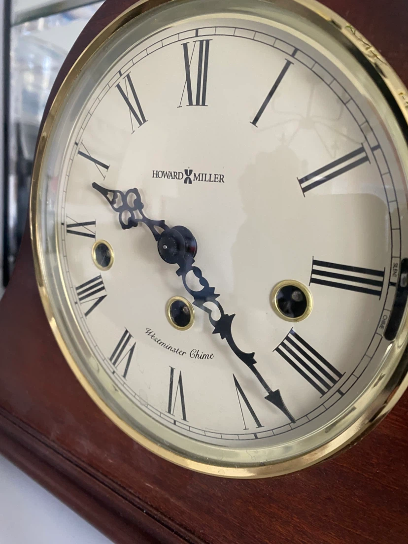Howard Miller Westminster Chime Mantle Clock - photo 2