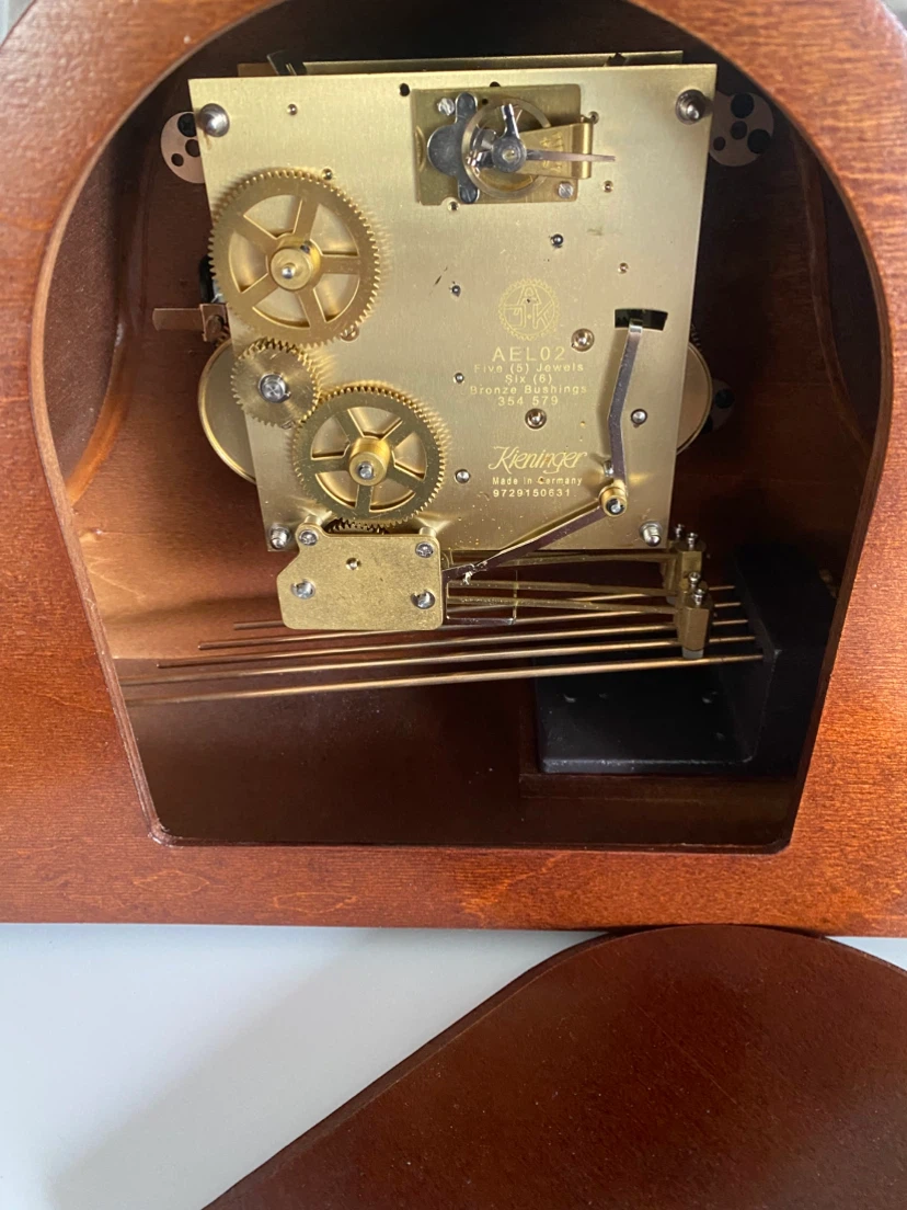 Howard Miller Westminster Chime Mantle Clock - photo 3